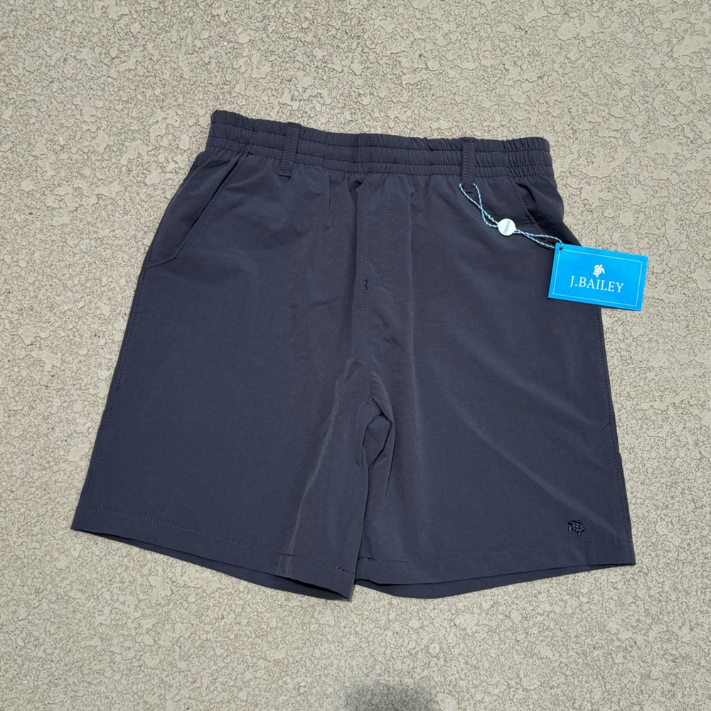 J Bailey / Bailey Boys dry fit elastic waist shorts in Charcoal size Large